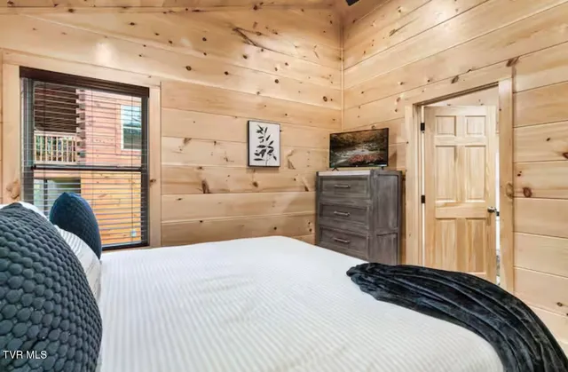 $1,095,000 | 848 String Run Way, Unit LOT 25, Pigeon Forge, TN 37862