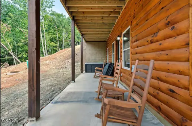 $1,095,000 | 848 String Run Way, Unit LOT 25, Pigeon Forge, TN 37862