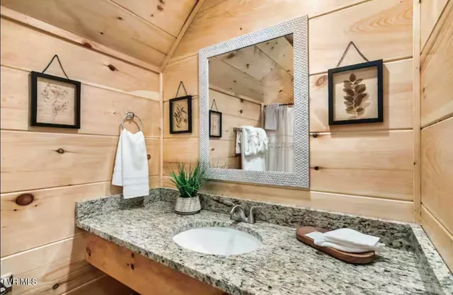 $1,095,000 | 848 String Run Way, Unit LOT 25, Pigeon Forge, TN 37862