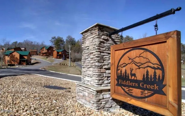 $1,095,000 | 848 String Run Way, Unit LOT 25, Pigeon Forge, TN 37862