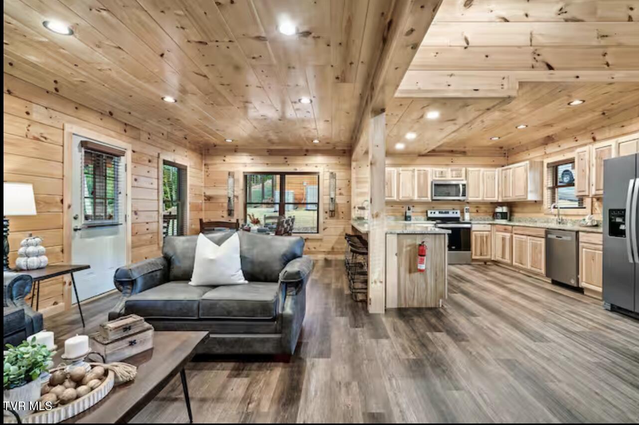 848 String Run Way, Unit LOT 25 Pigeon Forge, TN 37862 - Photo 9 of 94 IMG_7930