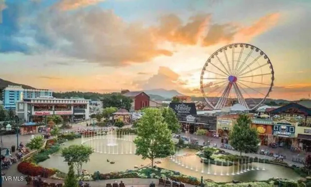 $1,095,000 | 848 String Run Way, Unit LOT 25, Pigeon Forge, TN 37862