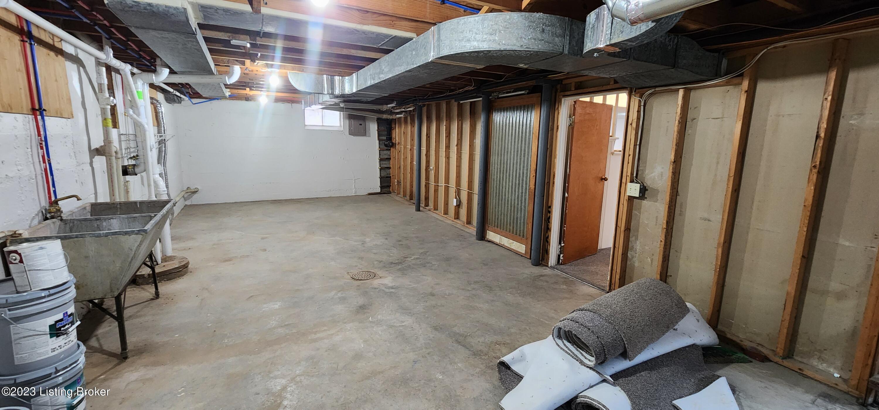 905 Perryman Road Louisville, KY 40207 - Photo 84 of 106 20230111_151810