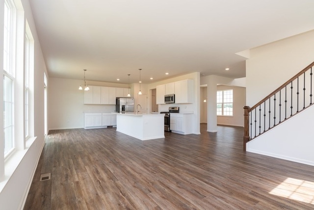 3620 Eldorado Road Elgin, IL 60124 - Photo 3 of 18