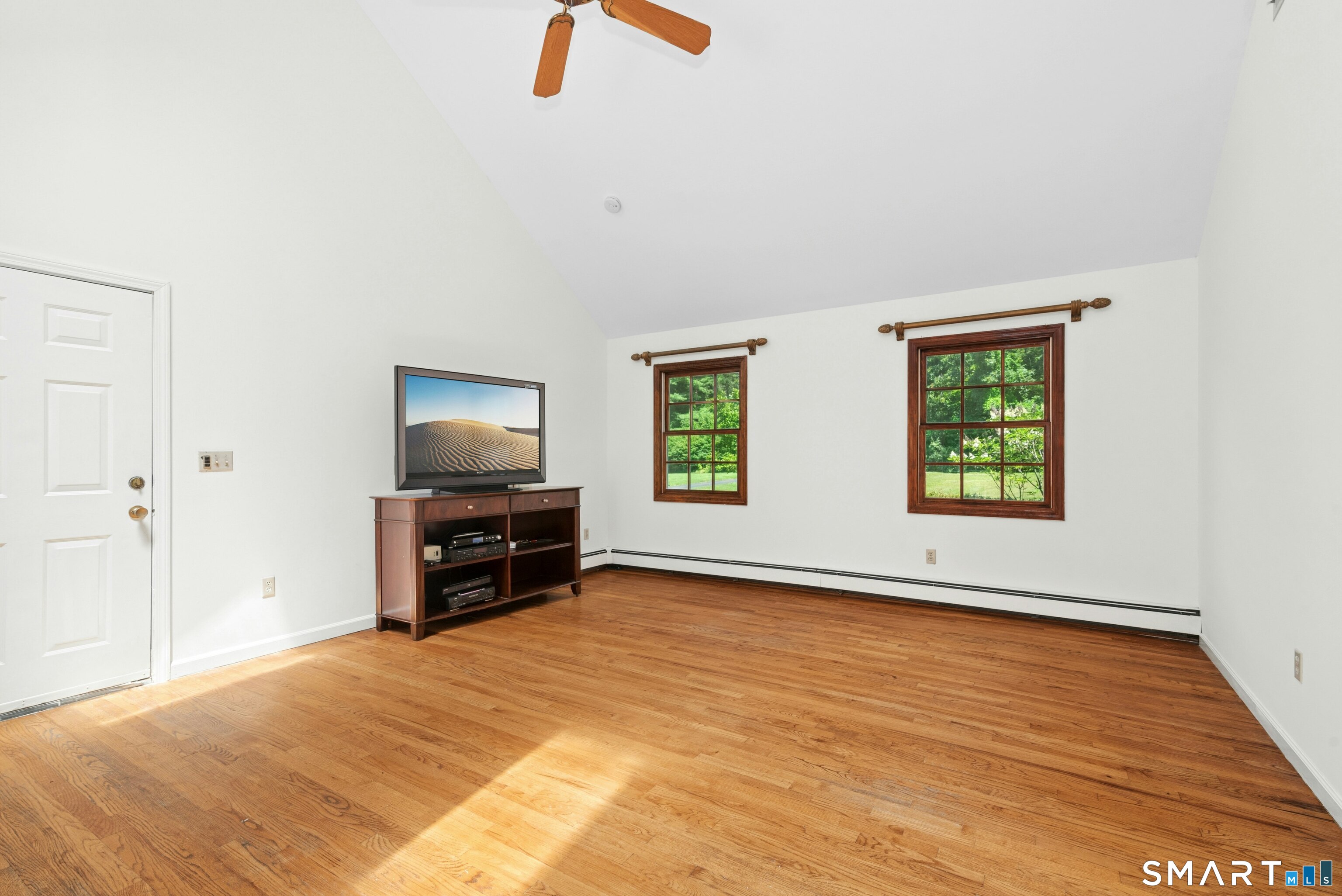 185 Middle Ridge Road New Canaan, CT 06840 - Photo 14 of 25 Family Room with access to Deck