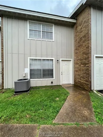 $1,050 | 1910 Barak Lane, Unit 18, Bryan, TX 77802