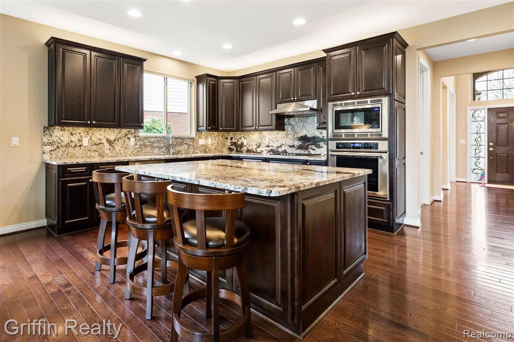 3763 Windingbrook Circle, Unit 35 Rochester Hills, MI 48309 - Photo 12 of 44