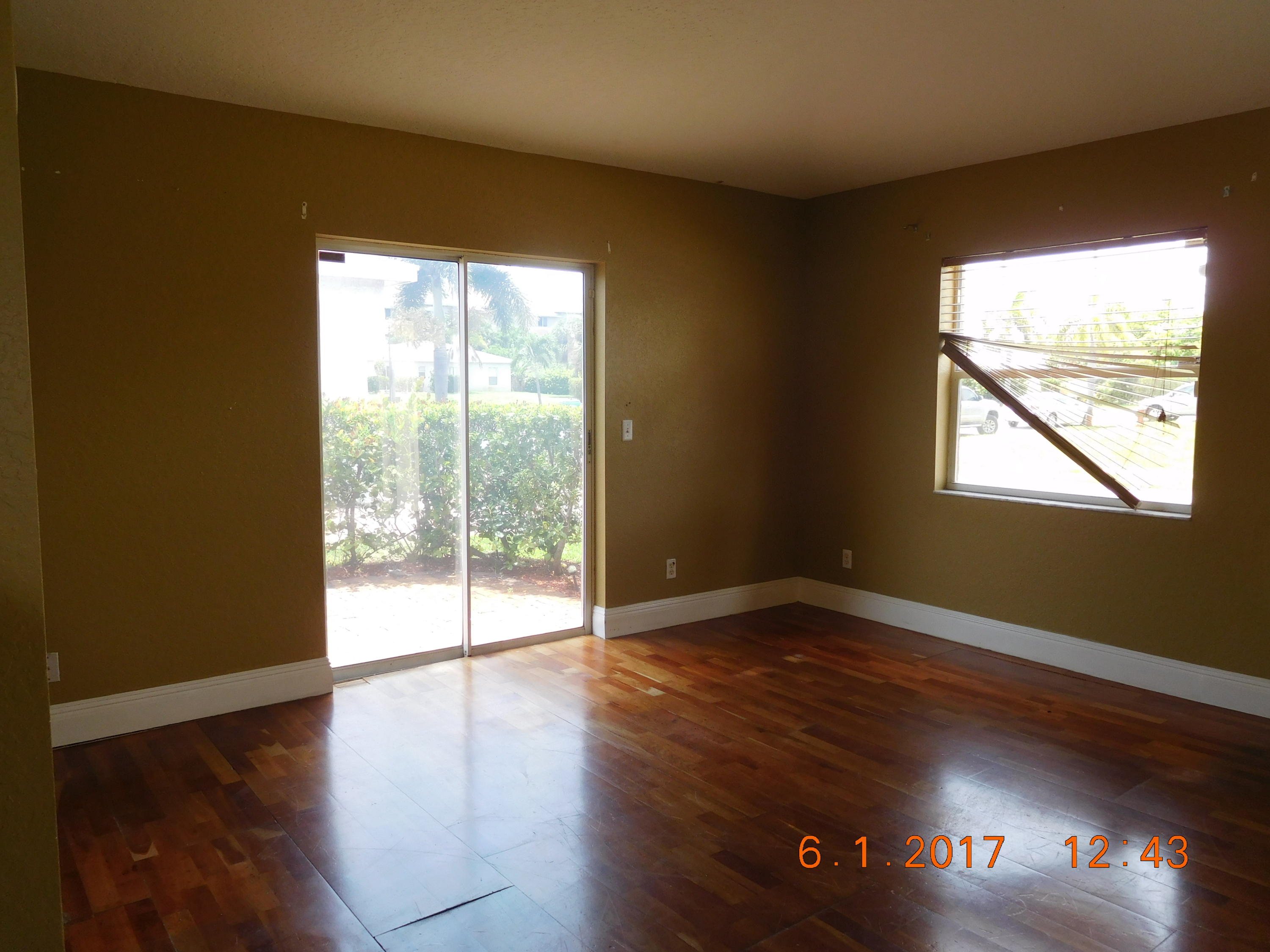 2114 East Ridge Circle East Boynton Beach, FL 33435 - Photo 4 of 10 DSCN9602