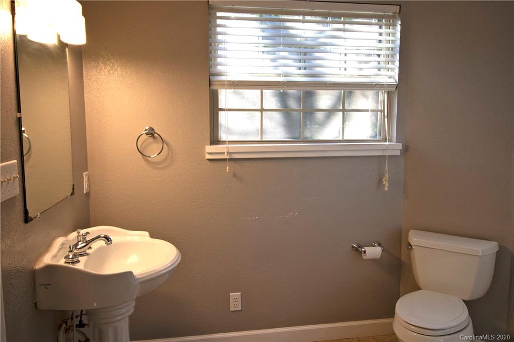 1380 Cedar Cliff Road Marshall, NC 28753 - Photo 16 of 27 Gallery Image 16