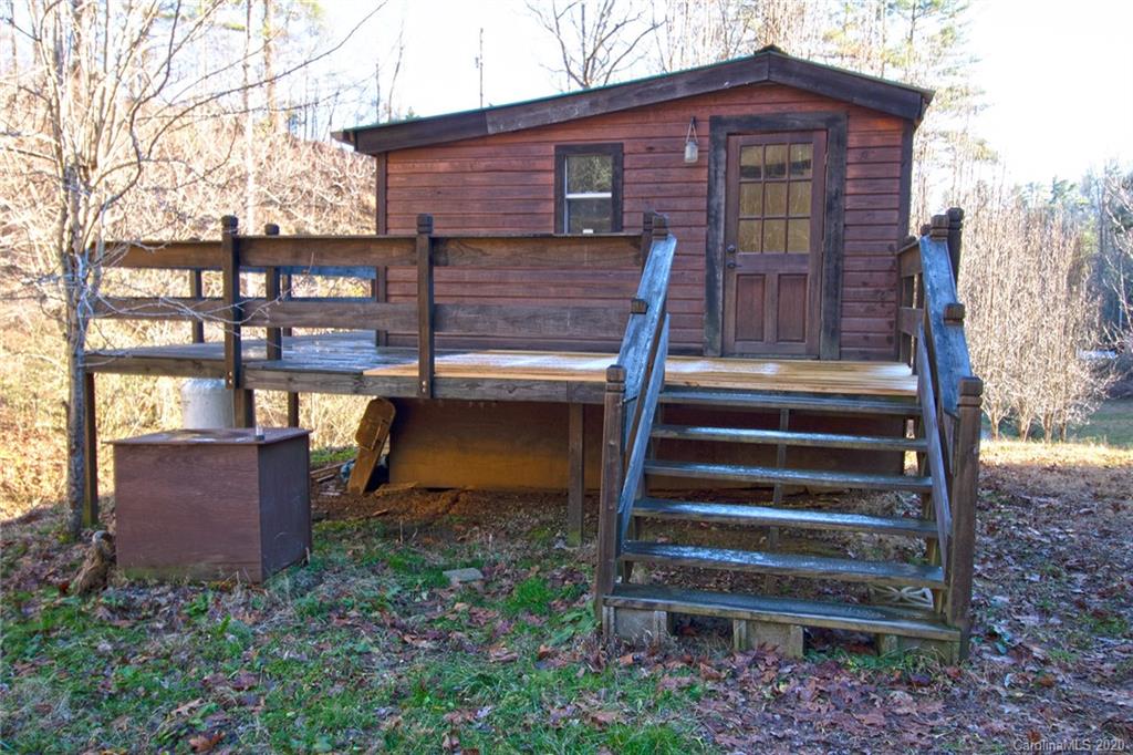 1380 Cedar Cliff Road Marshall, NC 28753 - Photo 3 of 27 Gallery Image 3