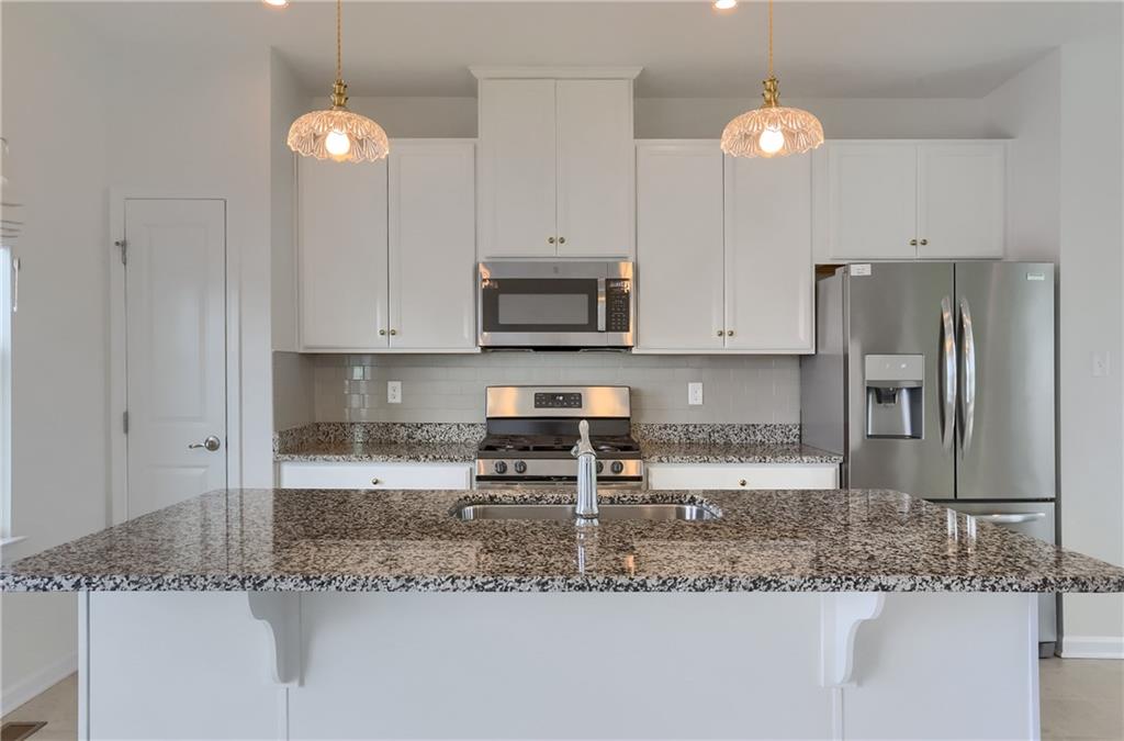 2016 Cade Drive Monaca, PA 15061 - Photo 5 of 47