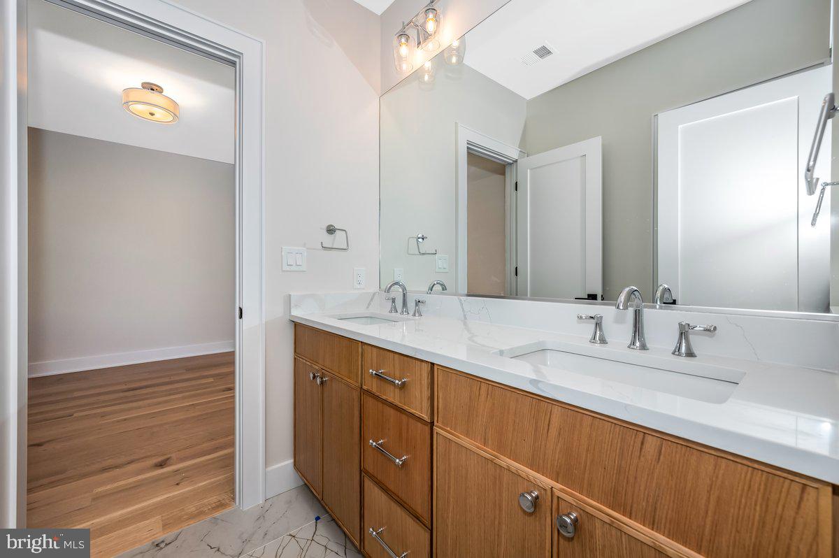 2604 Ross Road Chevy Chase, MD 20815 - Photo 17 of 41