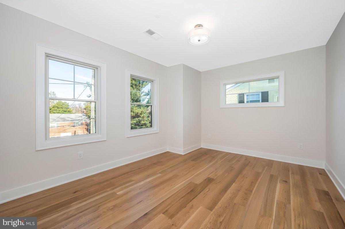 2604 Ross Road Chevy Chase, MD 20815 - Photo 18 of 41