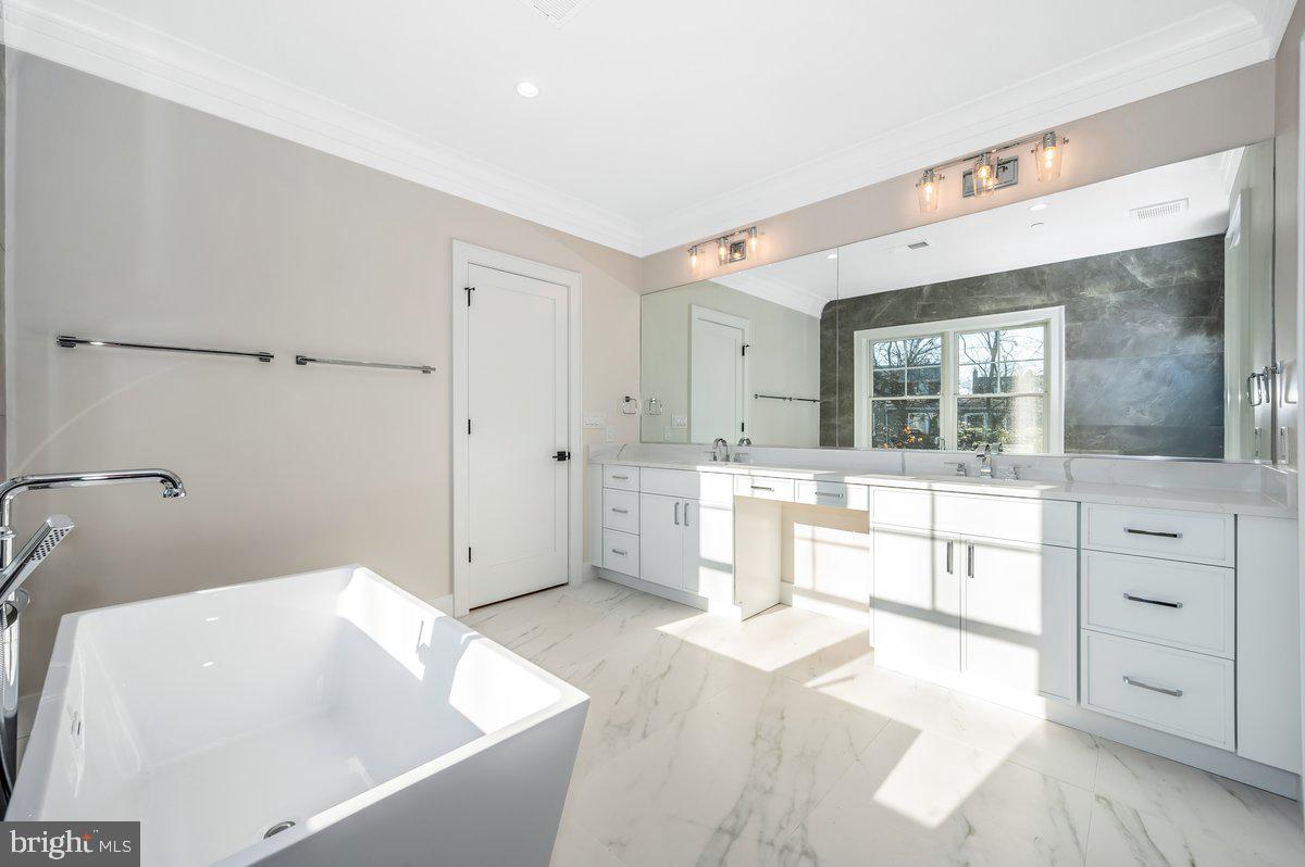 2604 Ross Road Chevy Chase, MD 20815 - Photo 24 of 41