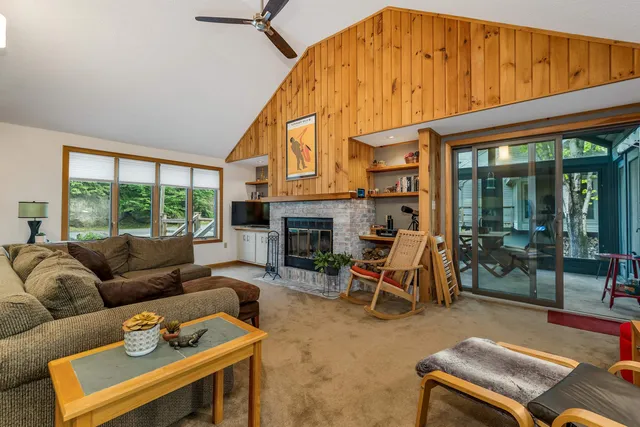 $769,000 | 6 Cliff Road, Unit 1, Lincoln, NH 03251