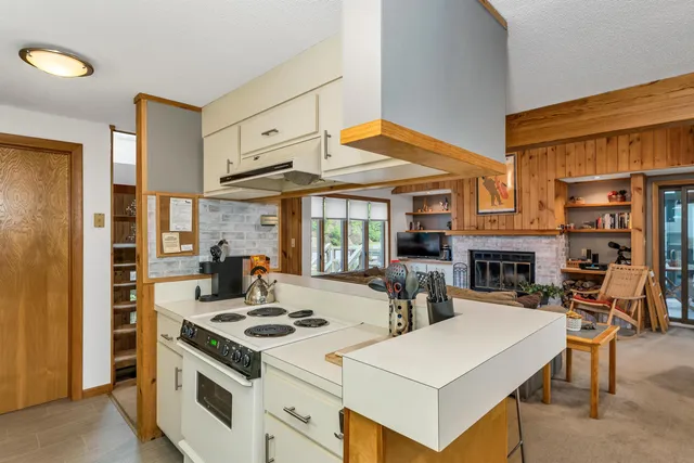 $769,000 | 6 Cliff Road, Unit 1, Lincoln, NH 03251