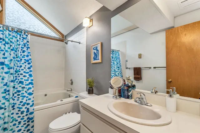 $769,000 | 6 Cliff Road, Unit 1, Lincoln, NH 03251