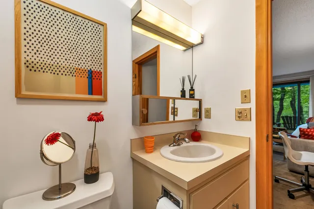 $769,000 | 6 Cliff Road, Unit 1, Lincoln, NH 03251