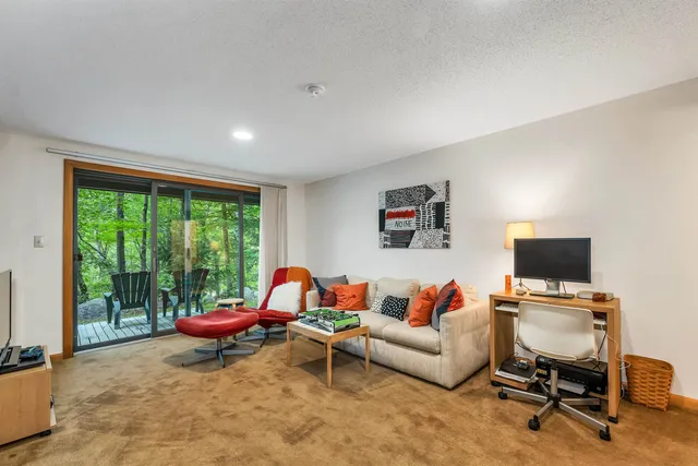 $769,000 | 6 Cliff Road, Unit 1, Lincoln, NH 03251