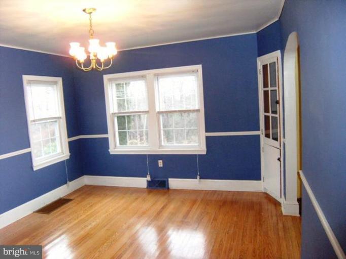 561 Grove Heights Road Berkeley Springs, WV 25411 - Photo 5 of 21 Dining Room