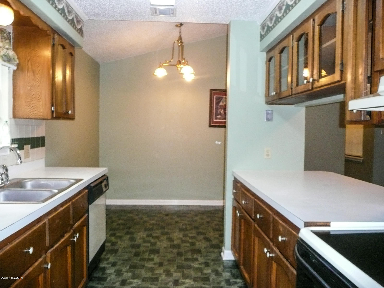 403 Hammond Road Lafayette, LA 70501 - Photo 4 of 15 P1070150