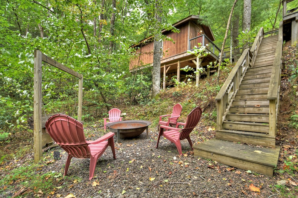 163 Chestnut Ridge Circle Blue Ridge, GA 30513 - Photo 8 of 36 Gallery Image 8