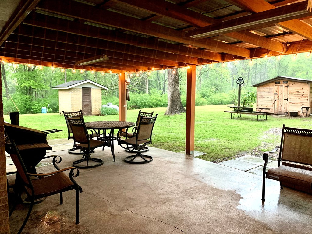 6278 North Greensburg Road Summit, MS 39666 - Photo 5 of 14 Patio area