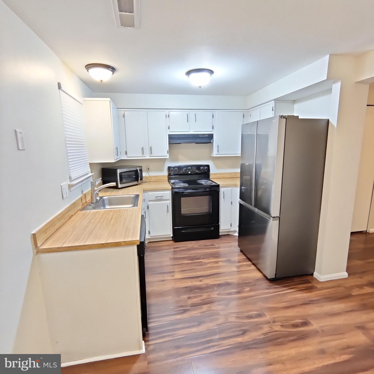 8317 Georgian Court Manassas, VA 20110 - Photo 2 of 10