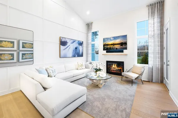 $1,549,000 | 3 Woodmont Circle, River Vale, NJ 07675