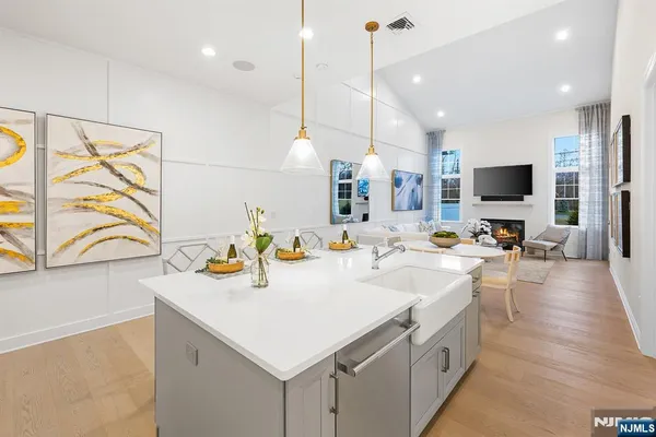 $1,549,000 | 3 Woodmont Circle, River Vale, NJ 07675