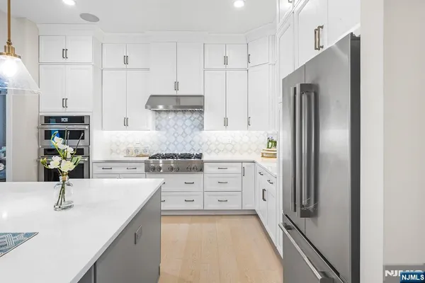 $1,549,000 | 3 Woodmont Circle, River Vale, NJ 07675