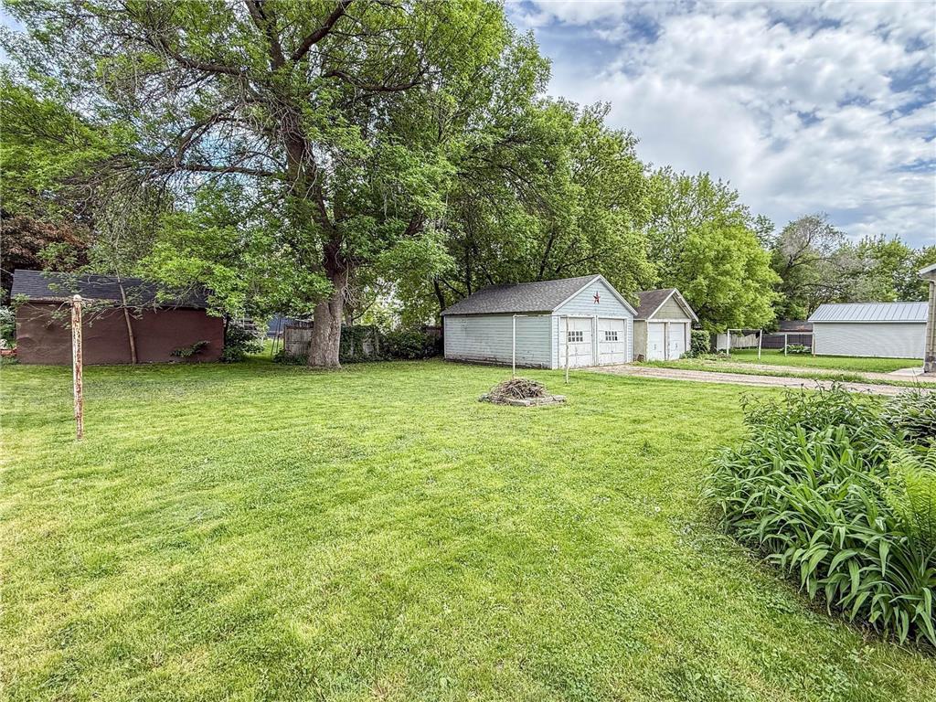 409 9th Street Southwest Willmar, MN 56201 - Photo 5 of 56