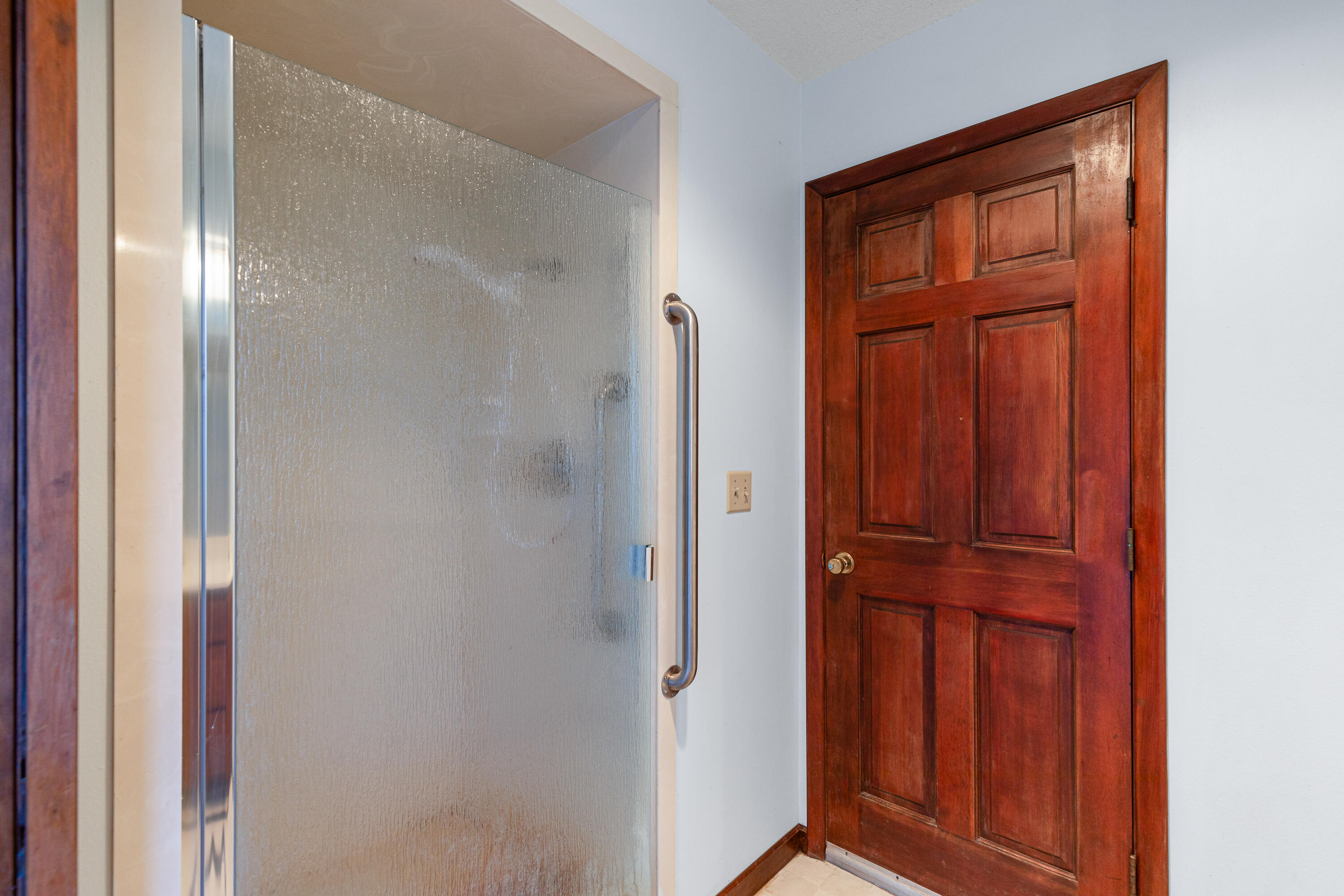 4262 Clayton Road Ashland, OR 97520 - Photo 26 of 54 Bathroom #1.