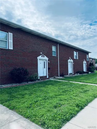 $850 | 515 South Central Avenue, Roxana, IL 62084