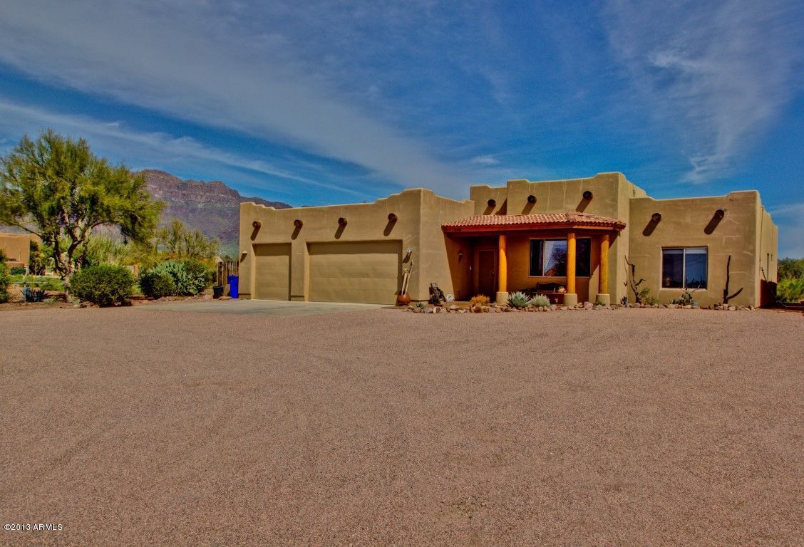 2325 South Geronimo Road Apache Junction, AZ 85119 - Photo 3 of 43 FRONT OF HOME
