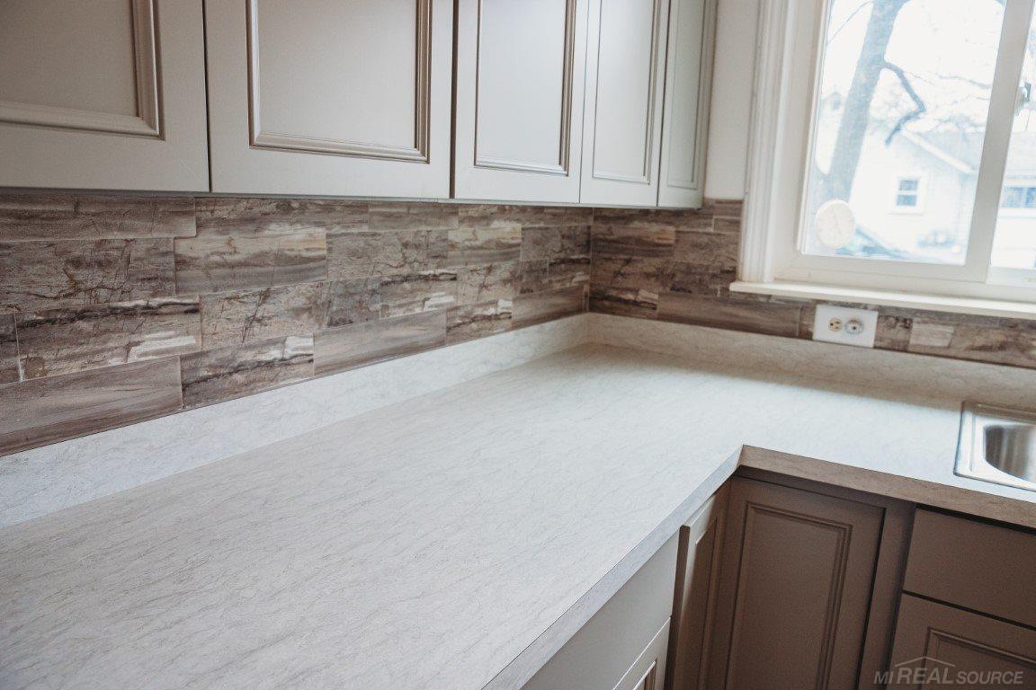 2363 East Maple Road Troy, MI 48083 - Photo 18 of 31 50009887-17.JPG