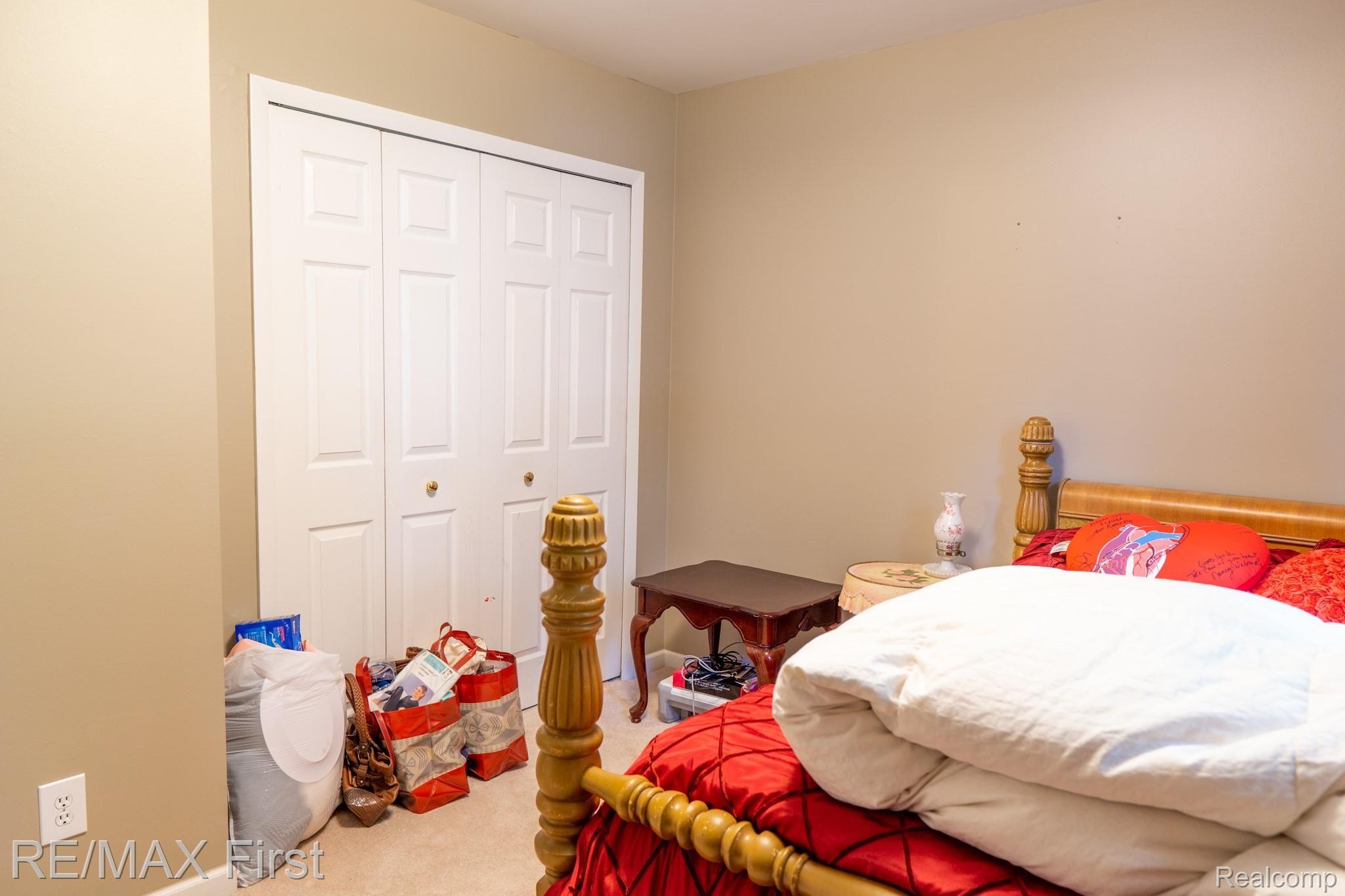930 Grace Avenue Rochester, MI 48307 - Photo 31 of 35 930 GRACE AVE-23.jpg
