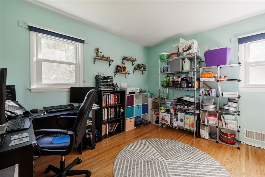 711 Embury Road Penfield, NY 14625 - Photo 11 of 33