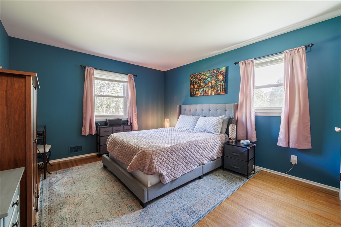 711 Embury Road Penfield, NY 14625 - Photo 13 of 33