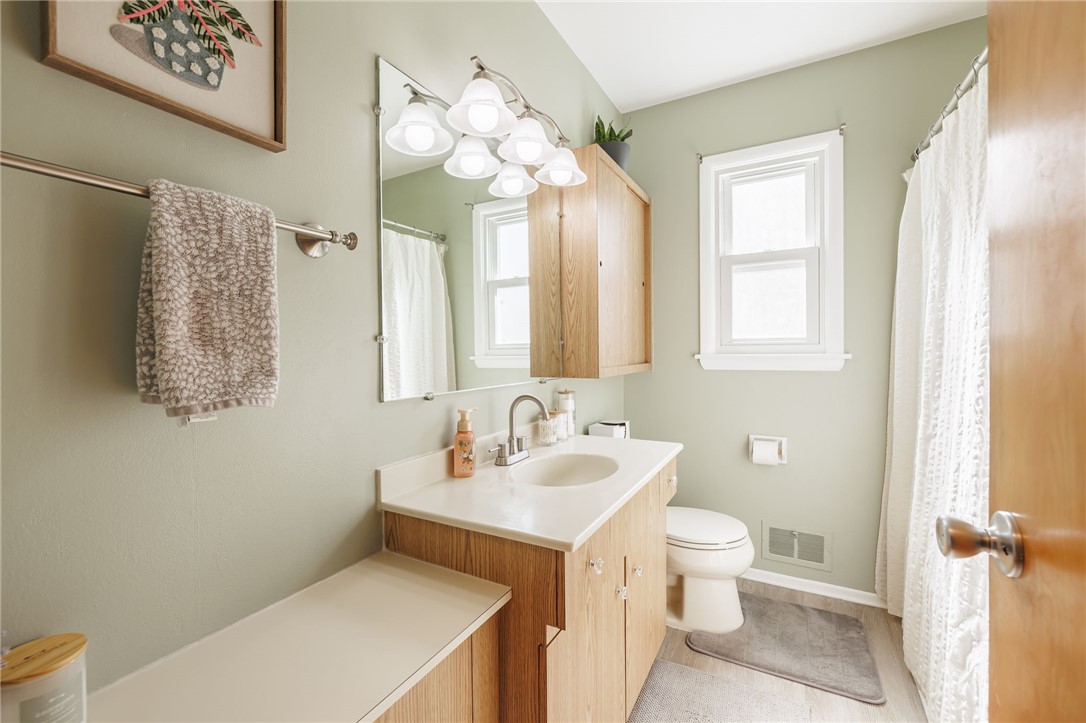 711 Embury Road Penfield, NY 14625 - Photo 14 of 33