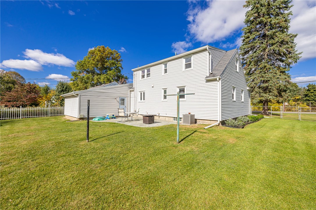 711 Embury Road Penfield, NY 14625 - Photo 31 of 33