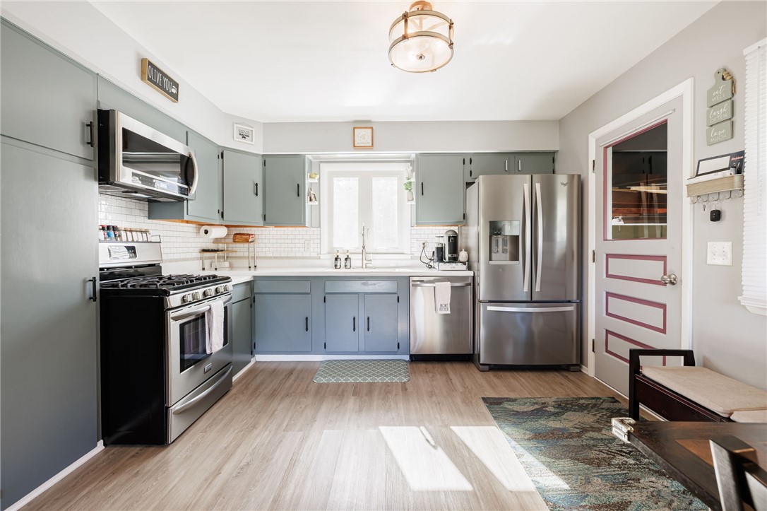 711 Embury Road Penfield, NY 14625 - Photo 6 of 33