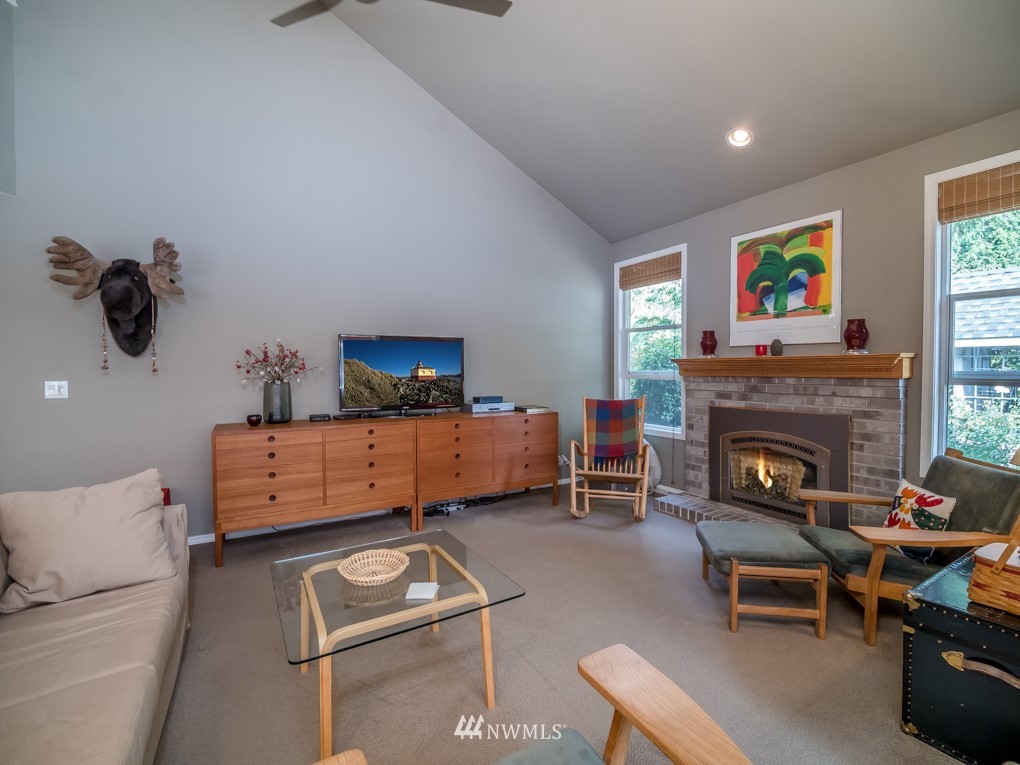 15510 Southeast 133rd Street Renton, WA 98059 - Photo 7 of 25