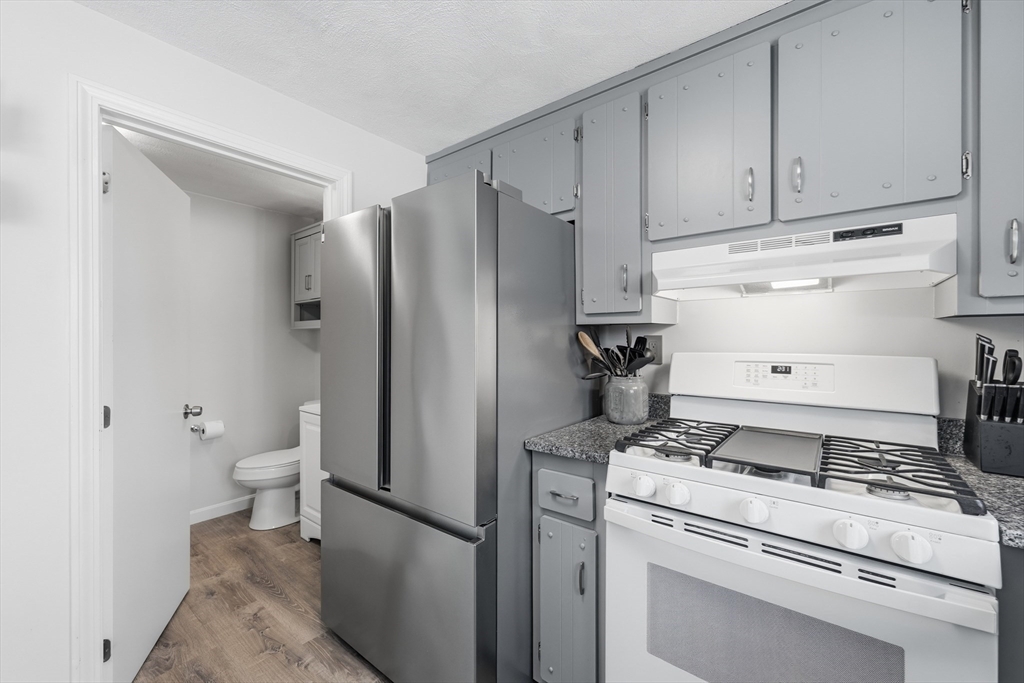 91 Frederick Street, Unit 77 Dracut, MA 01826 - Photo 12 of 39