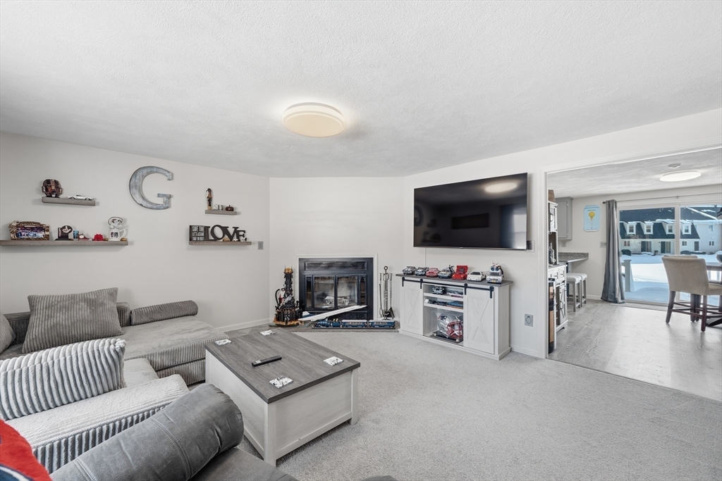 91 Frederick Street, Unit 77 Dracut, MA 01826 - Photo 15 of 39