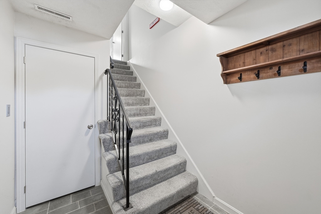 91 Frederick Street, Unit 77 Dracut, MA 01826 - Photo 4 of 39