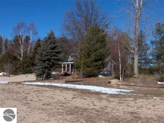 5671 Trager Road Traverse City, MI 49696 - Photo 23 of 25 1735107-22.JPG