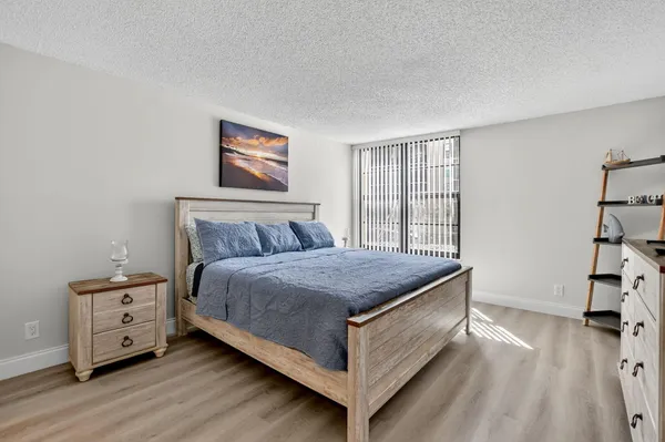 $5,500 | 8 Royal Palm Way, Unit 107, Boca Raton, FL 33432