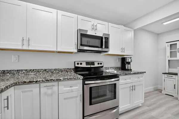 $5,500 | 8 Royal Palm Way, Unit 107, Boca Raton, FL 33432