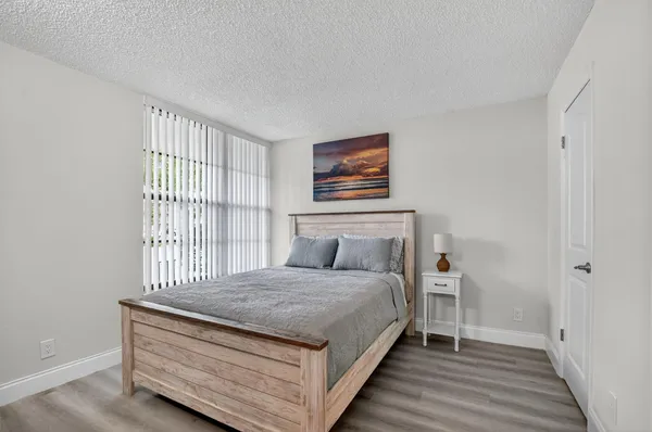 $5,500 | 8 Royal Palm Way, Unit 107, Boca Raton, FL 33432